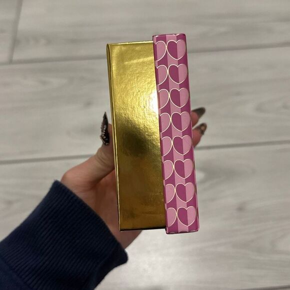 NWT Juicy Couture Gold Charm Bracelet Crown Brand new in box - Picture 4 of 4